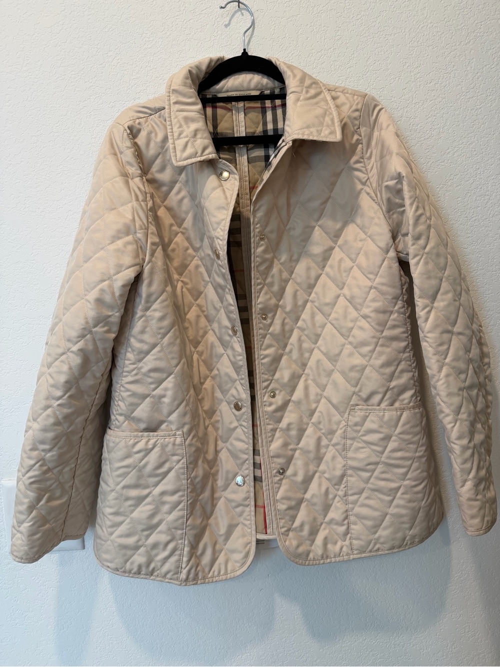 Burberry London women’s diamond-quilted coat size 6